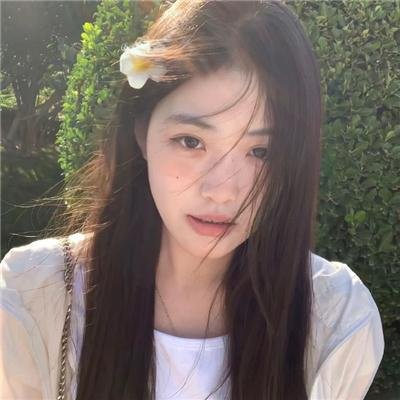 出位俏娇娃封面